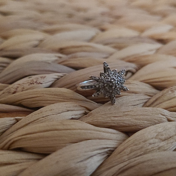 Snowflake diamond ring in sterling silver Snowflake jewelry silver diamond ring - Picture 2 of 8